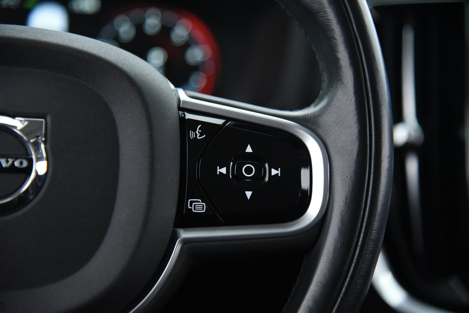 Volvo V60 2020 T4 Business aut / Webasto / LED / Keyless / P-tutka / VOC / - Suomi-auto / Merkkihuollot / Audio. high perf / Dynamic alusta / 
