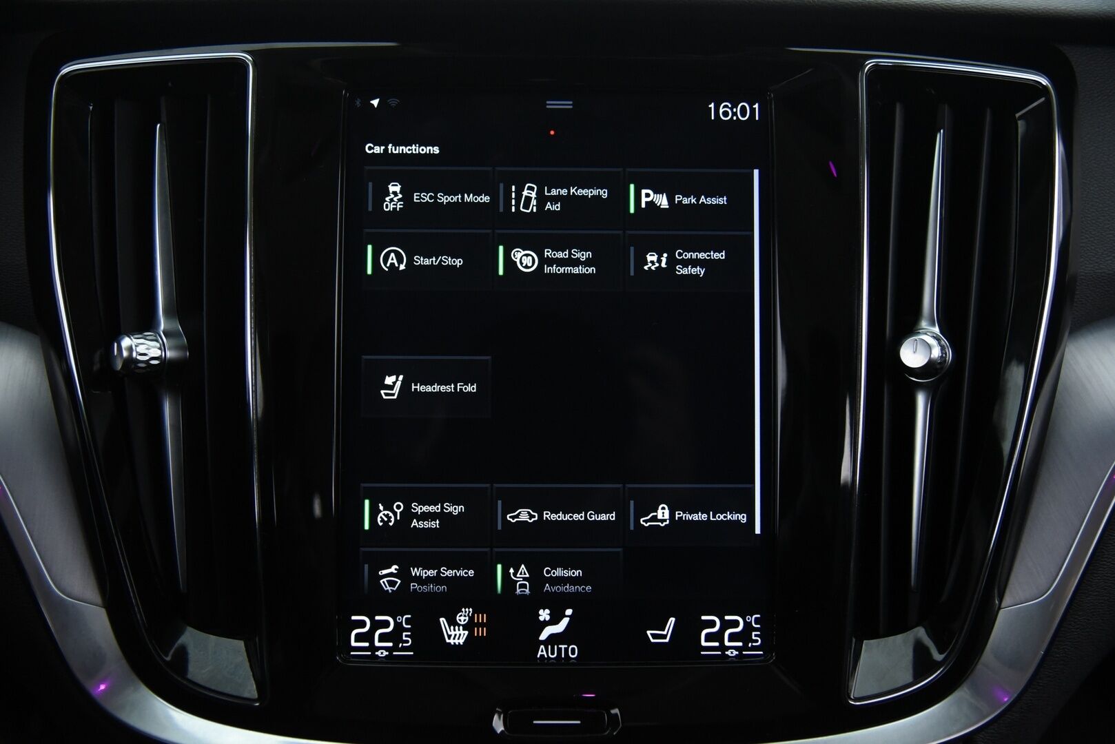 Volvo V60 2020 T4 Business aut / Webasto / LED / Keyless / P-tutka / VOC / - Suomi-auto / Merkkihuollot / Audio. high perf / Dynamic alusta / 