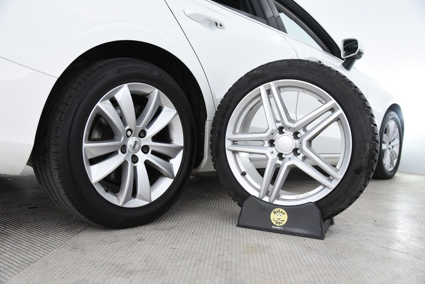 Volvo V60 2020 T4 Business aut / Webasto / LED / Keyless / P-tutka / VOC / - Rehti bensa! / Suomi-auto / Merkkihuollot / Audio. high perf / Dynamic alusta / - HULLU BLACKWEEK KORKOTARJOUS 2,49%