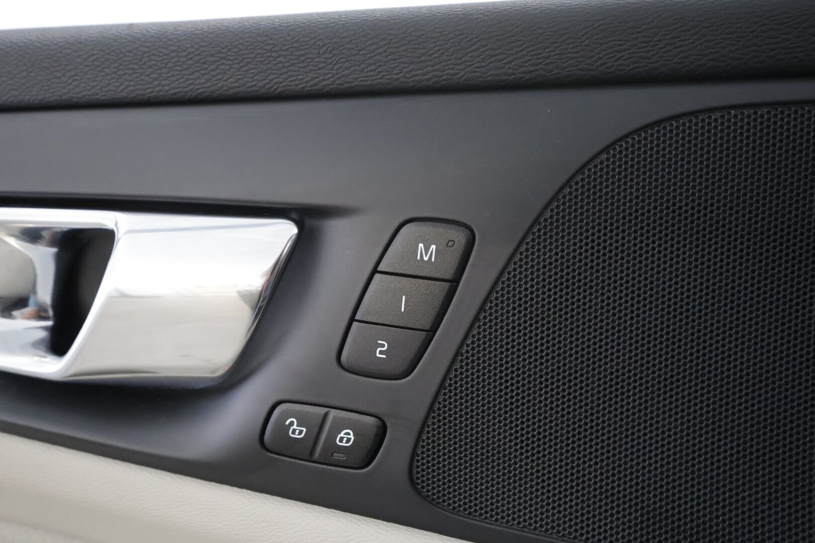 Volvo V60 2020 T4 Business aut * ACC / P.tutka / Muistipenkit / Webasto / LED / Navi / Vaaleat sporttinahat / KeylessGo * - Suomi-auto / Kahdet renkaat aluvanteilla