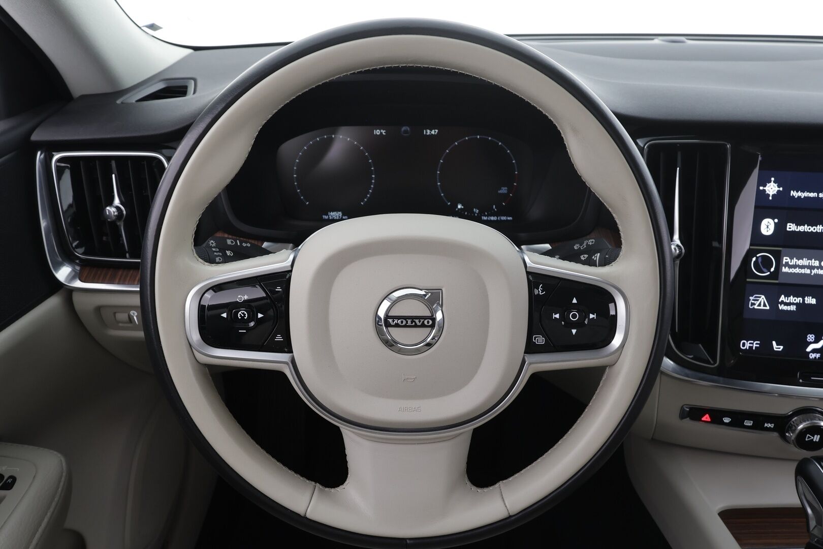 Volvo V60 2020 T4 Business aut * ACC / P.tutka / Muistipenkit / Webasto / LED / Navi / Vaaleat sporttinahat / KeylessGo * - Jakopää tehty 3/26 / Suomi-auto / Kahdet renkaat aluvanteilla