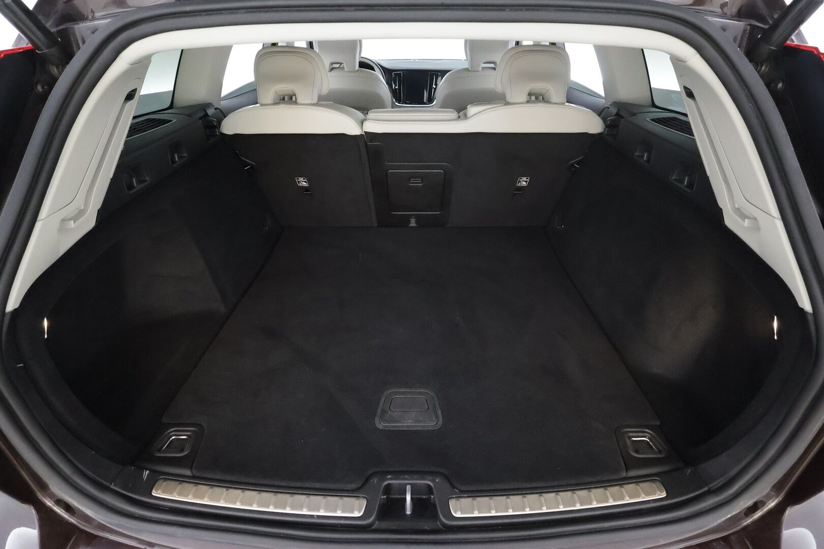 Volvo V60 2020 T4 Business aut * ACC / P.tutka / Muistipenkit / Webasto / LED / Navi / Vaaleat sporttinahat / KeylessGo * - Jakopää tehty 3/26 / Suomi-auto / Kahdet renkaat aluvanteilla
