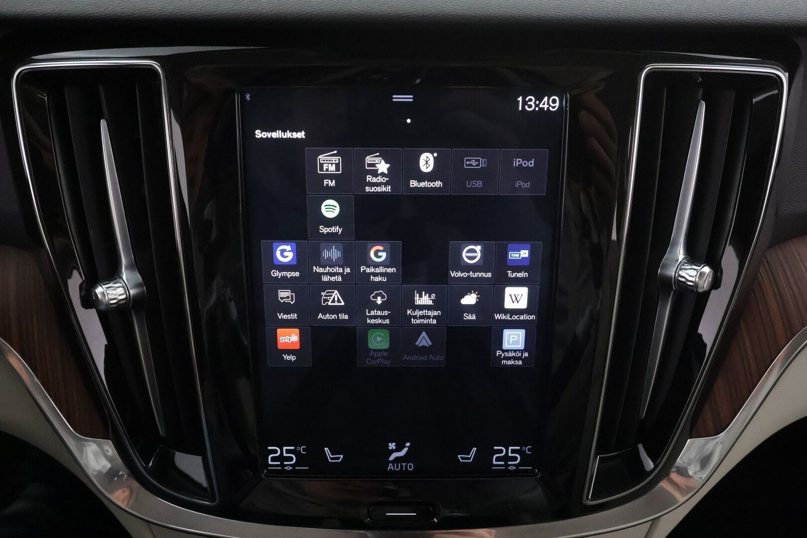 Volvo V60 2020 T4 Business aut * ACC / P.tutka / Muistipenkit / Webasto / LED / Navi / Vaaleat sporttinahat / KeylessGo * - Jakopää tehty 3/26 / Suomi-auto / Kahdet renkaat aluvanteilla - HULLUT AVAJAISHULINAT KORKOTARJOUS 3,29 %