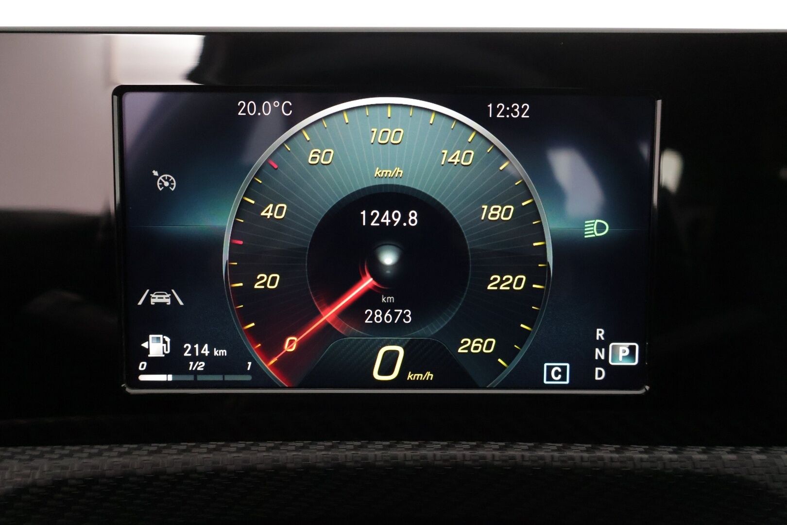 Mercedes-Benz A 2020 200 A sedan Launch Edition Style * Sporttipenkit / Puolnahat / Led-ajovalot / Peruutuskamera * - * Suomi-auto / Merkkihuollettu  / Vähän ajettu *