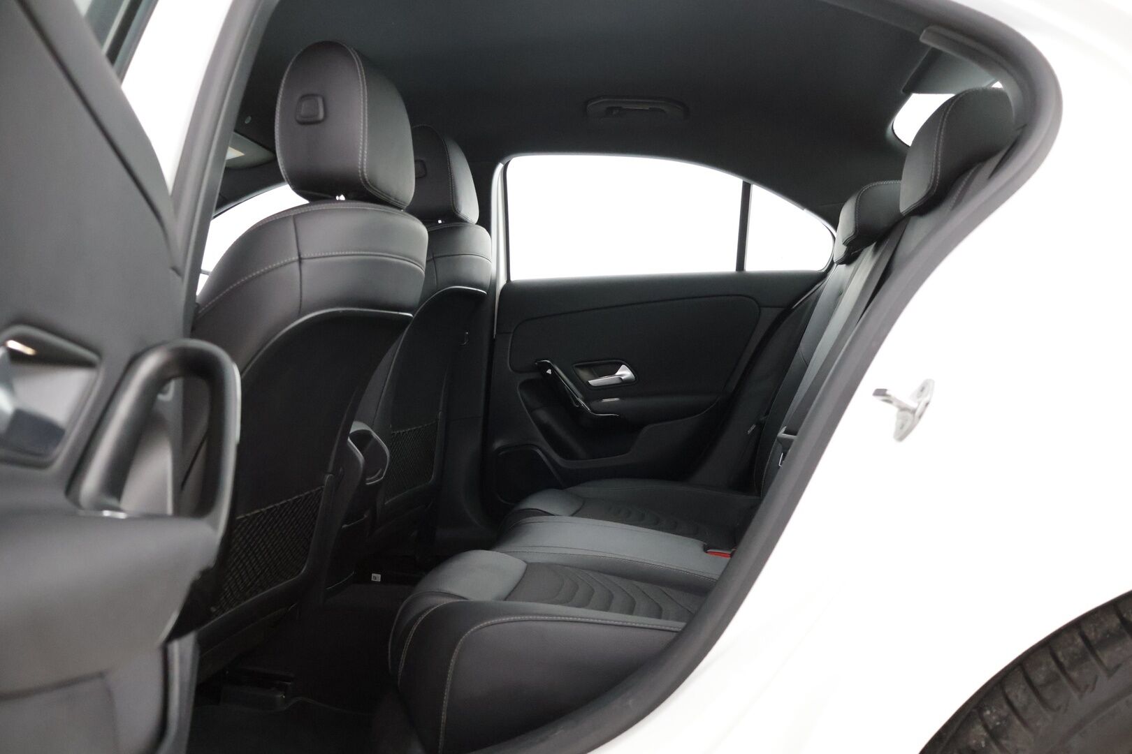 Mercedes-Benz A 2020 200 A sedan Launch Edition Style * Sporttipenkit / Puolnahat / Led-ajovalot / Peruutuskamera * - * Suomi-auto / Merkkihuollettu  / Vähän ajettu *