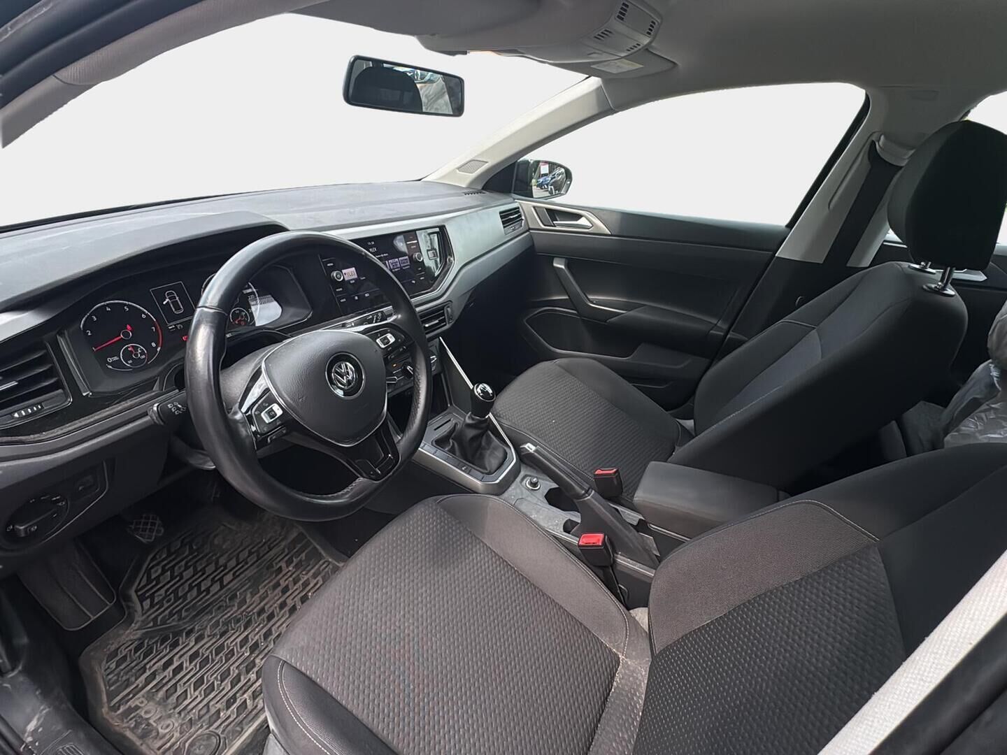 Volkswagen Polo 2019 Comfortline 1,0 TSI 70 kW (95 hv) - 2.om Suomi-auto | Vakkari | Tutkat | CarPlay | Monitoimiratti | Jakohihna 02/26 | 2x renkaat 