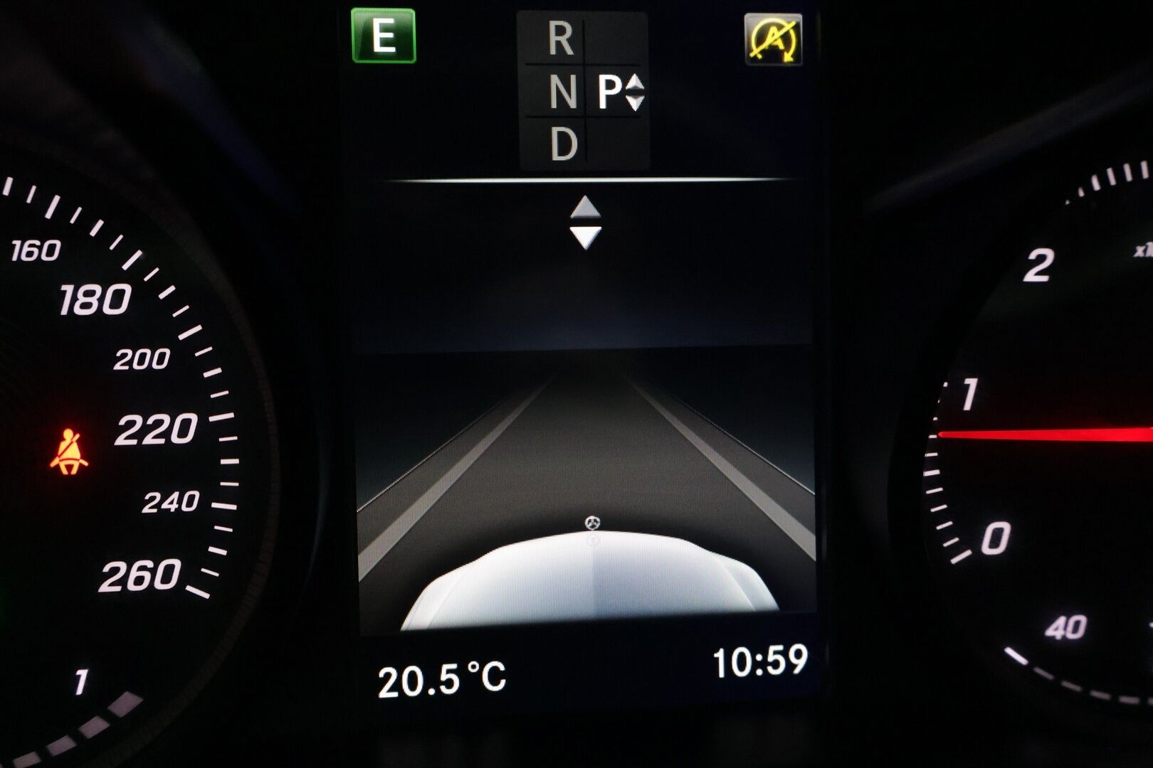 Mercedes-Benz C 2016 C 220 d 4MATIC AMG * Webasto / Sähkötoiminen takaluukku / Sähkötoiminen vetokoukku / LED High Performance ajovalot * - Night Paketti / Uudehkot kesärenkaat / Todella siisti kuntoinen *