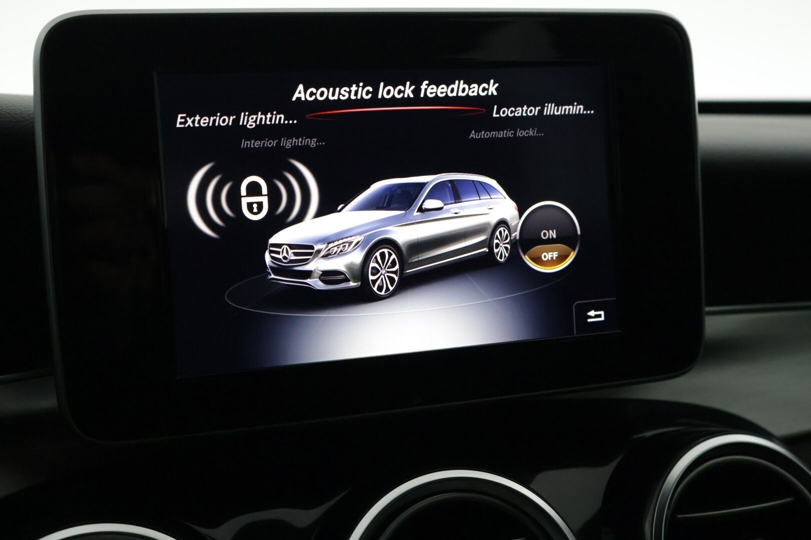 Mercedes-Benz C 2016 C 220 d 4MATIC AMG * Webasto / Sähkötoiminen takaluukku / Sähkötoiminen vetokoukku / LED High Performance ajovalot * - Night Paketti / Uudehkot kesärenkaat / Todella siisti kuntoinen *