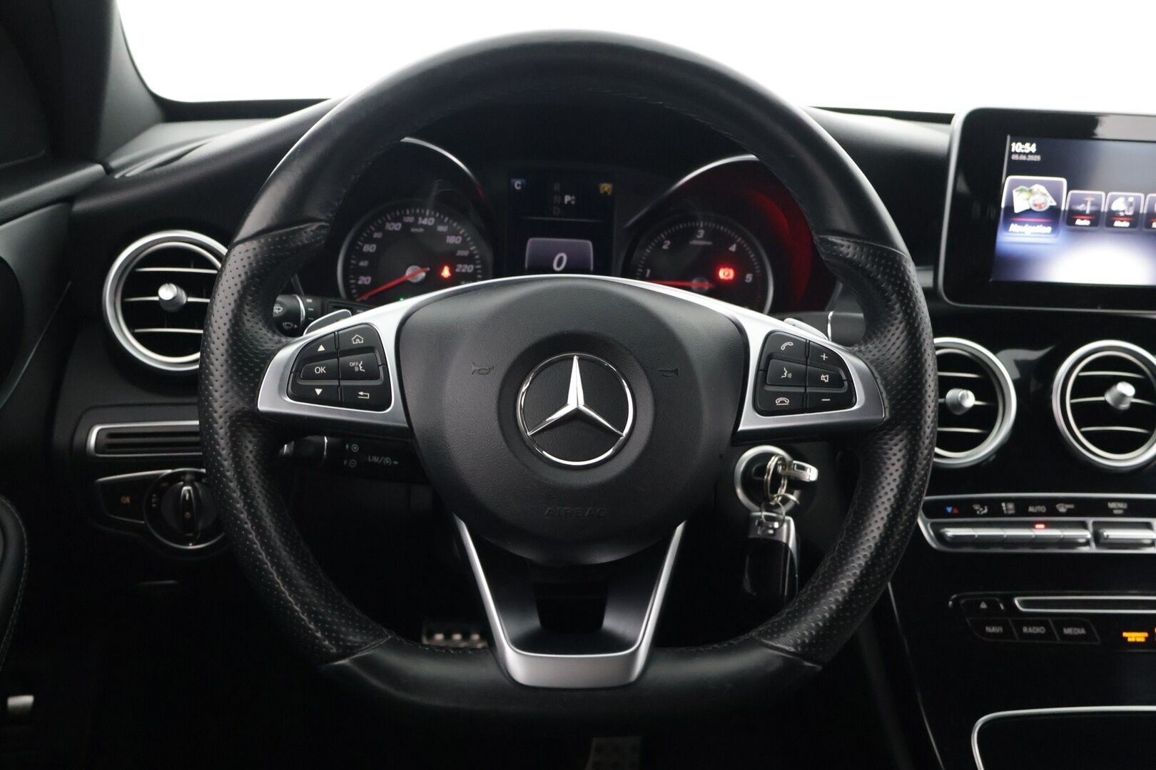 Mercedes-Benz C 2016 C 220 d 4MATIC AMG * Webasto / Sähkötoiminen takaluukku / Sähkötoiminen vetokoukku / LED High Performance ajovalot * - Night Paketti / Uudehkot kesärenkaat / Todella siisti kuntoinen *