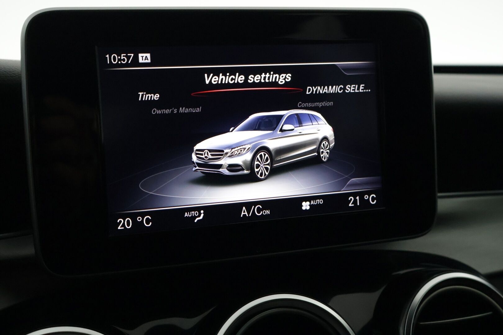 Mercedes-Benz C 2016 C 220 d 4MATIC AMG * Webasto / Sähkötoiminen takaluukku / Sähkötoiminen vetokoukku / LED High Performance ajovalot * - Night Paketti / Uudehkot kesärenkaat / Todella siisti kuntoinen *