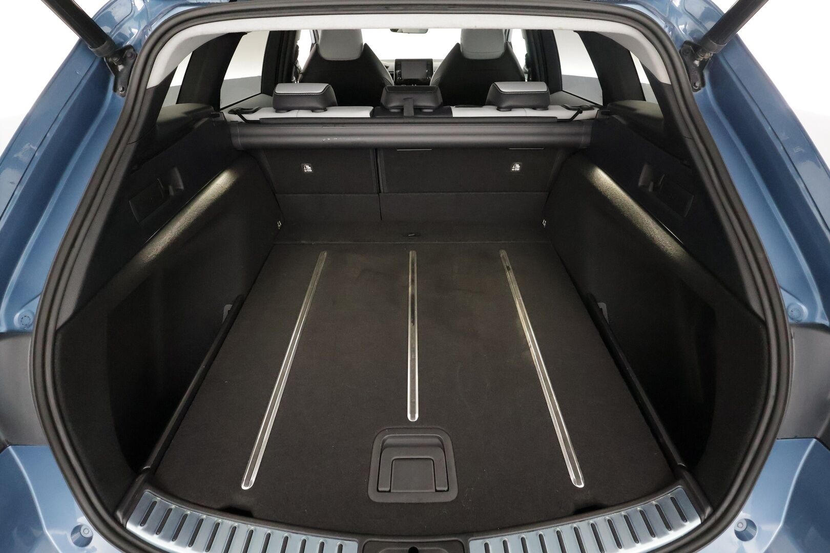 Toyota Corolla 2019 Touring Sports 1,8 Hybrid Style - | ACC | Koukku | Puolinahat | P.kamera ja tutkat | Navi | Keyless | LTA | PCS | RSA | Lämm. ratti | Lohko+sisälämmitin | Merkkihuollot | 2x renkaat aluin | - KORKO VAIN 3,99 %