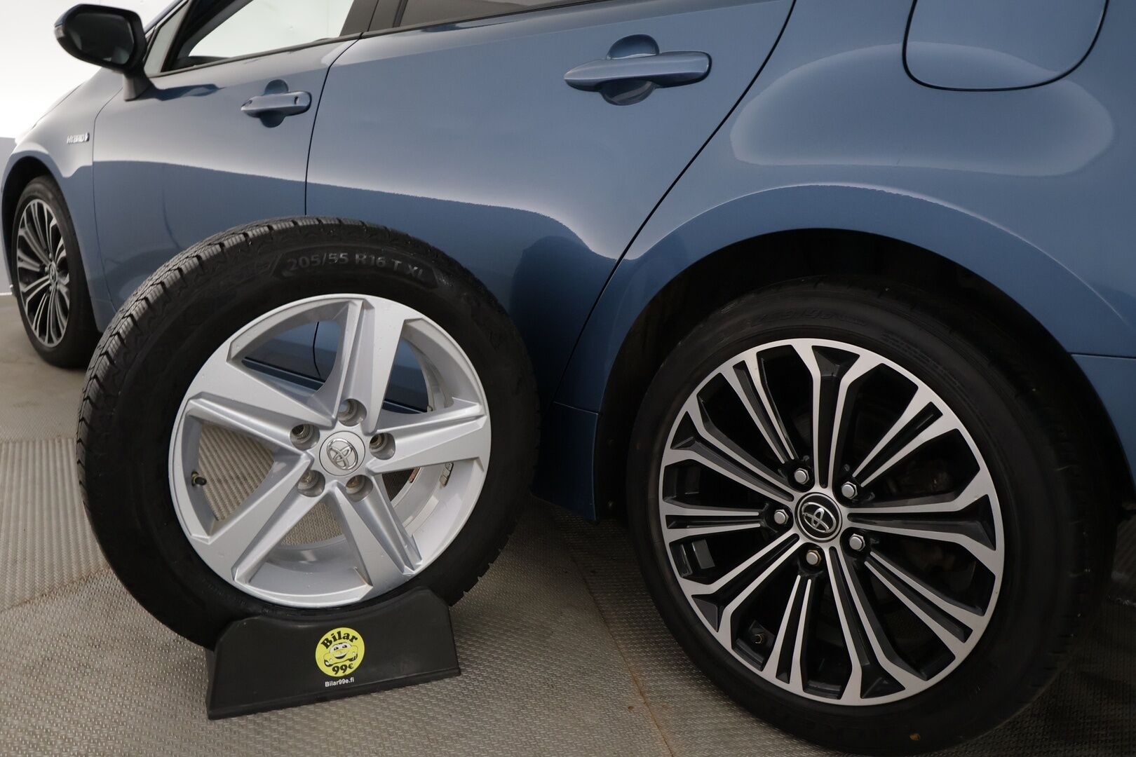 Toyota Corolla 2019 Touring Sports 1,8 Hybrid Style - | ACC | Koukku | Puolinahat | P.kamera ja tutkat | Navi | Keyless | LTA | PCS | RSA | Lämm. ratti | Lohko+sisälämmitin | Merkkihuollot | 2x renkaat aluin | - KORKO VAIN 3,99 %