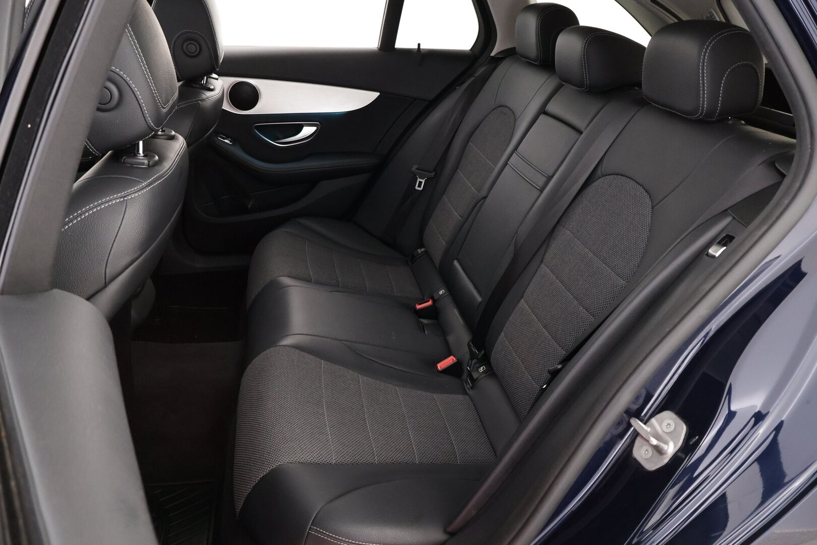 Mercedes-Benz C 2016 220 d T A Premium Business - Vetokoukku | Panoraama | Puolinahkasisusta | LED High Performance | Sporttipenkit | Vakkari | Huippusiisti | Särmästi huollettu!