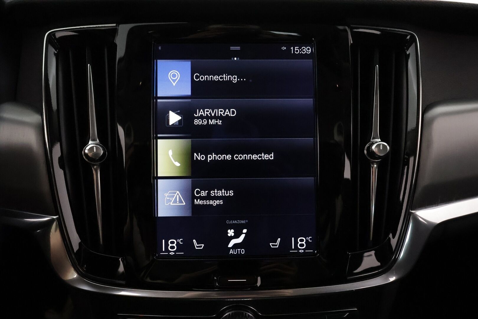 Volvo V90 2017 D4 Momentum **Adapt. vakkari / Webasto / VOC / Puolinahat / Keyless / AppleCarPlay / P.tutkat**
