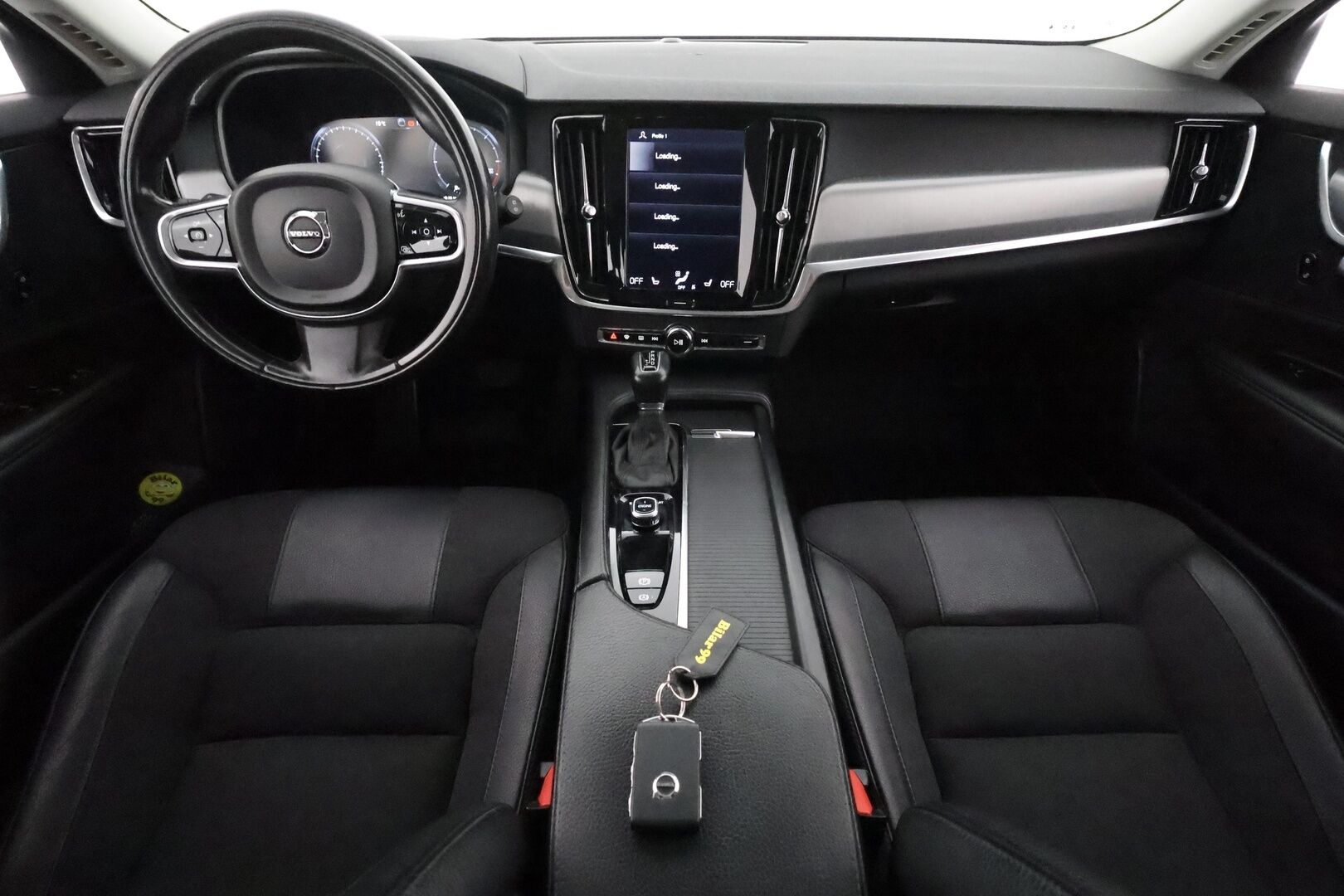 Volvo V90 2017 D4 Momentum **Adapt. vakkari / Webasto / VOC / Puolinahat / Keyless / AppleCarPlay / P.tutkat**