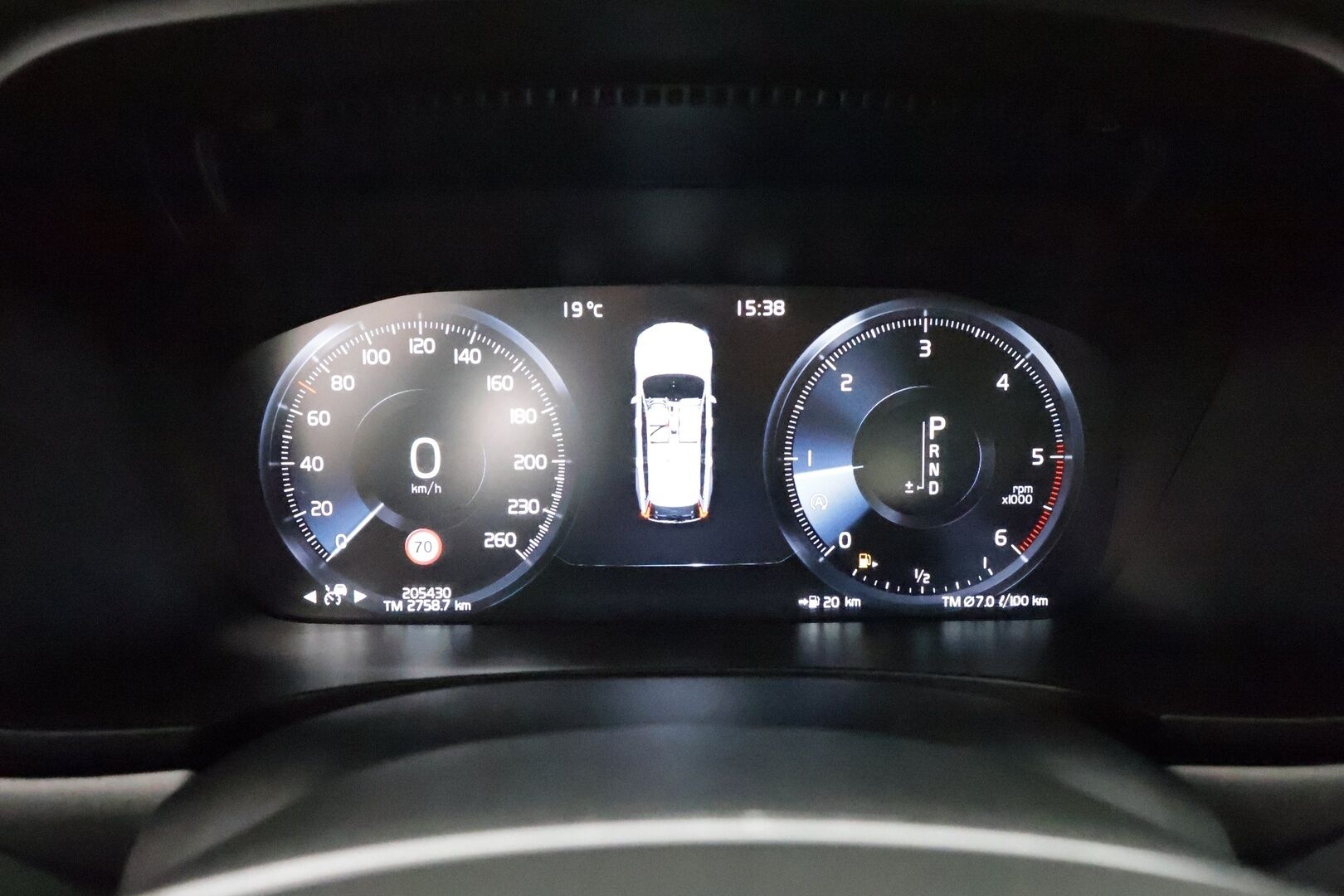 Volvo V90 2017 D4 Momentum **Adapt. vakkari / Webasto / VOC / Puolinahat / Keyless / AppleCarPlay / P.tutkat**