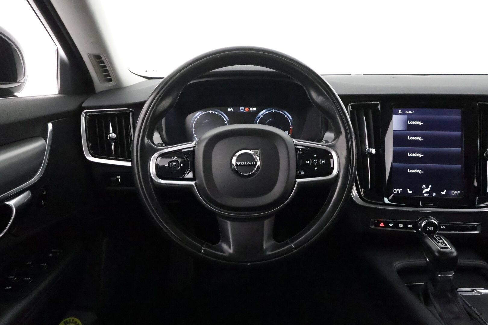 Volvo V90 2017 D4 Momentum **Adapt. vakkari / Webasto / VOC / Puolinahat / Keyless / AppleCarPlay / P.tutkat**