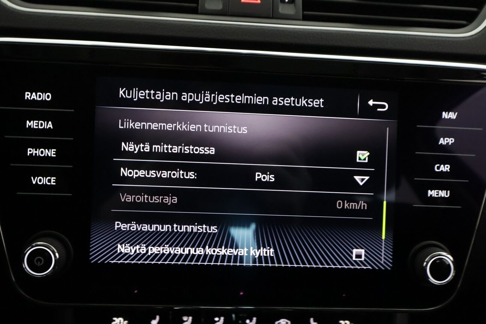 Skoda Superb 2019 2,0 TDI 150 Style BusinessLine DSG Autom. - | ACC | Webasto | Koukku | Canton | Lasikattoluukku | Muistipenkki | LED | Ratinlämmitys | Keyless | Apple&Android | 1.Om Suomi-auto | Kahdet Renkaat |