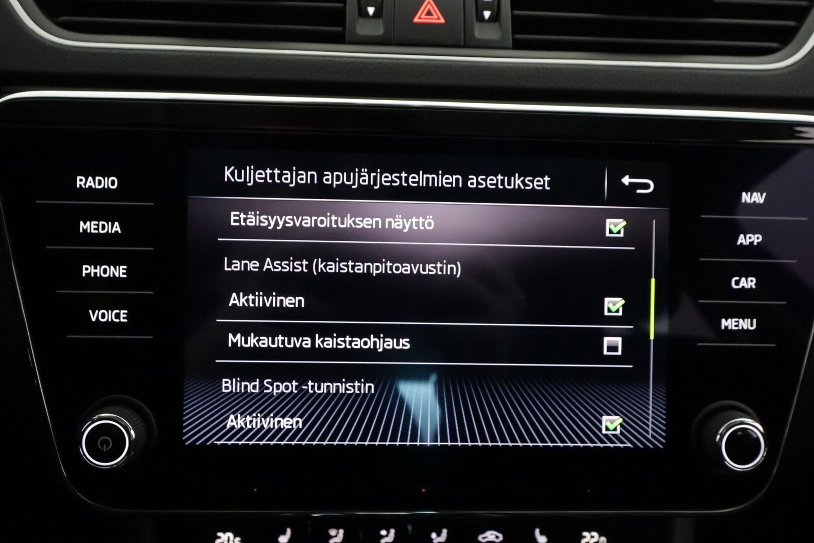 Skoda Superb 2019 2,0 TDI 150 Style BusinessLine DSG Autom. - | ACC | Webasto | Koukku | Canton | Lasikattoluukku | Muistipenkki | LED | Ratinlämmitys | Keyless | Apple&Android | 1.Om Suomi-auto | Kahdet Renkaat |