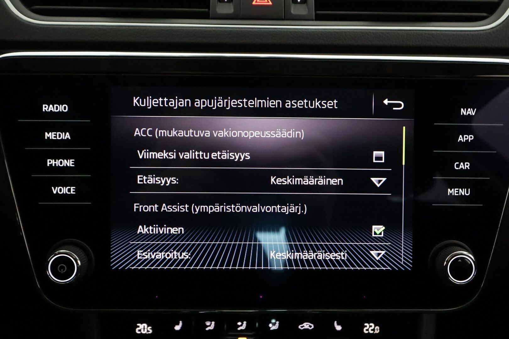 Skoda Superb 2019 2,0 TDI 150 Style BusinessLine DSG Autom. - | ACC | Webasto | Koukku | Canton | Lasikattoluukku | Muistipenkki | LED | Ratinlämmitys | Keyless | Apple&Android | 1.Om Suomi-auto | Kahdet Renkaat |
