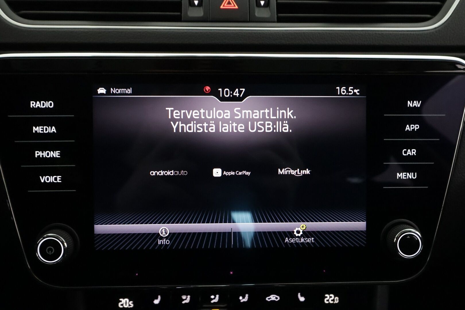 Skoda Superb 2019 2,0 TDI 150 Style BusinessLine DSG Autom. - | ACC | Webasto | Koukku | Canton | Lasikattoluukku | Muistipenkki | LED | Ratinlämmitys | Keyless | Apple&Android | 1.Om Suomi-auto | Kahdet Renkaat |