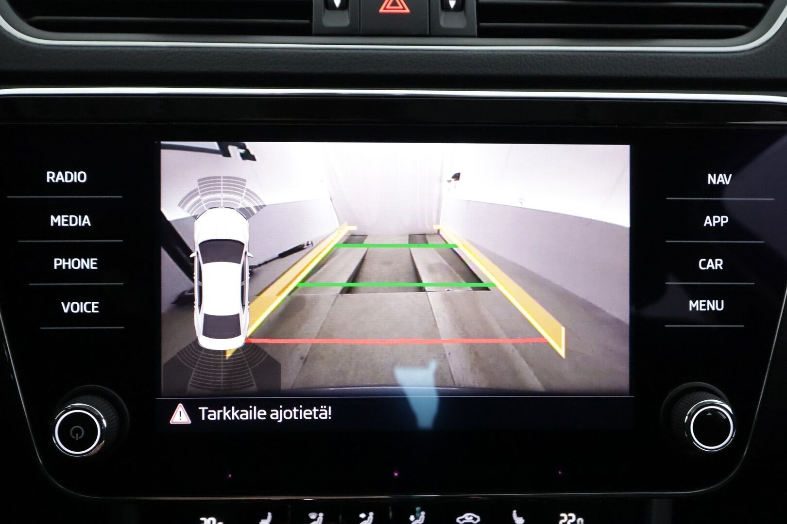 Skoda Superb 2019 2,0 TDI 150 Style BusinessLine DSG Autom. - | ACC | Webasto | Koukku | Canton | Lasikattoluukku | Muistipenkki | LED | Ratinlämmitys | Keyless | Apple&Android | 1.Om Suomi-auto | Kahdet Renkaat |