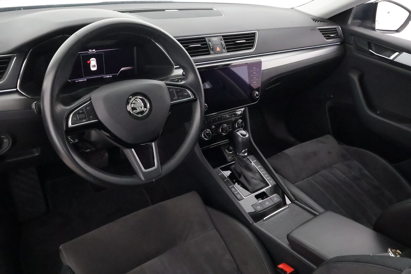 Skoda Superb 2019 2,0 TDI 150 Style BusinessLine DSG Autom. - | ACC | Webasto | Koukku | Canton | Lasikattoluukku | Muistipenkki | LED | Ratinlämmitys | Keyless | Apple&Android | 1.Om Suomi-auto | Kahdet Renkaat |