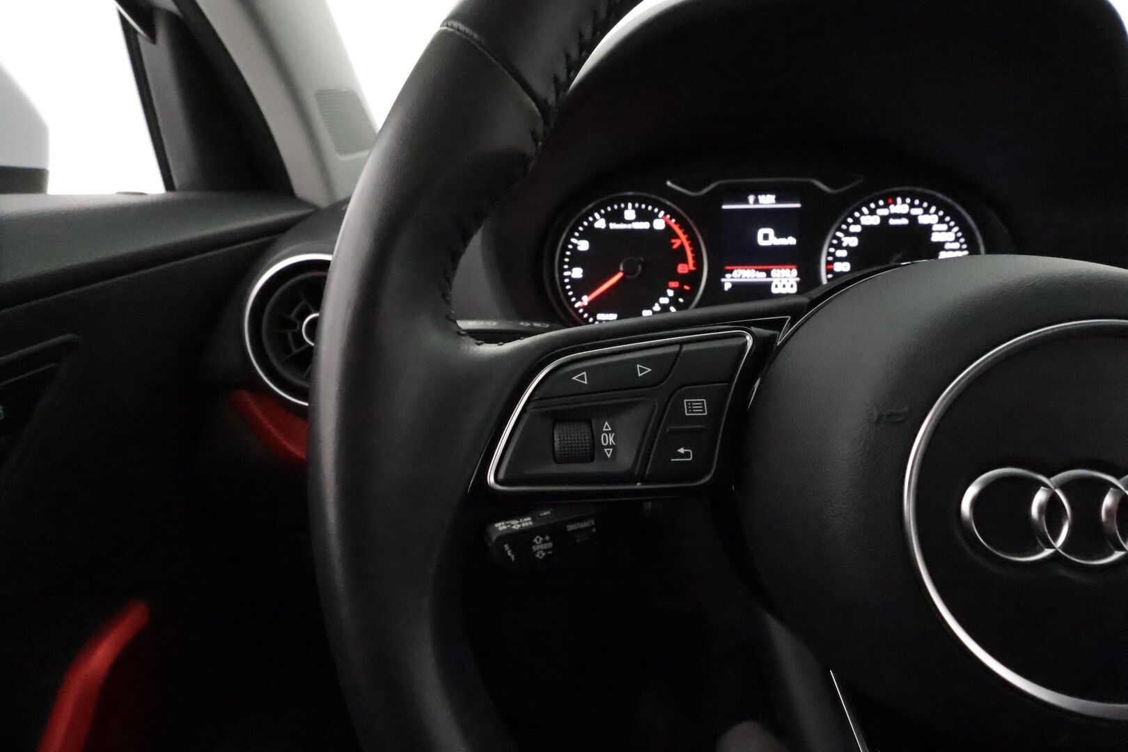 Audi Q2 2020 Business Sport 35 TFSI 110 kW S tronic **Webasto / Adapt.Vakkari / LED-valot / P.kamera / Apple&Android** - Suomi-auto / Kahdet Renkaat