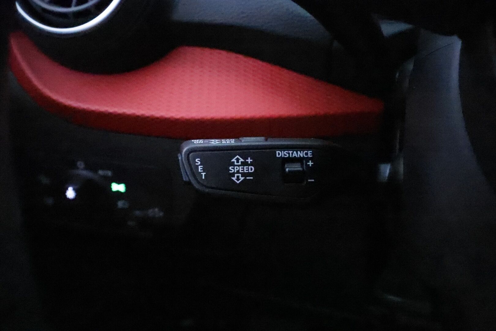 Audi Q2 2020 Business Sport 35 TFSI 110 kW S tronic **Webasto / Adapt.Vakkari / LED-valot / P.kamera / Apple&Android** - Suomi-auto / Kahdet Renkaat