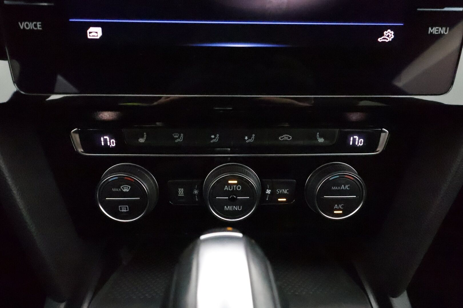 Volkswagen Arteon 2020 R-Line 2,0 TDI SCR 140 kW 4MOTION DSG-automaatti - 3,99 % KORKOTARJOUS TÄHÄN AUTOON - PA-lisälämmitin / Adapt. Vakkari / P-kamera / Kaistavahti / Nahka-alcantara Sporttipenkit / KeylessGo / Adapt. Ledit 