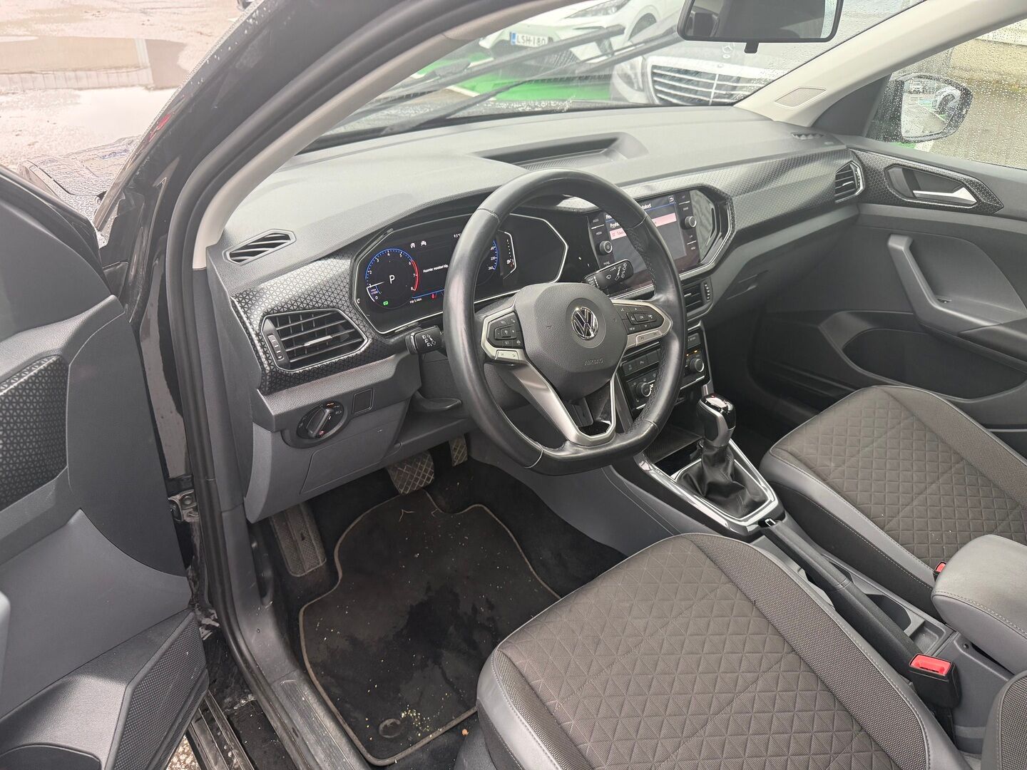 Volkswagen T-Cross 2020 Sport 1,0 TSI 85 kW DSG-automaatti - 2.OM Suomiauto | Adapt.vakkari | Digimittaristo | Vetokoukku |  LED | Lohkolämmitin | Vähän ajettu | Jakopää tehty! - KORKO VAIN 3,99 %