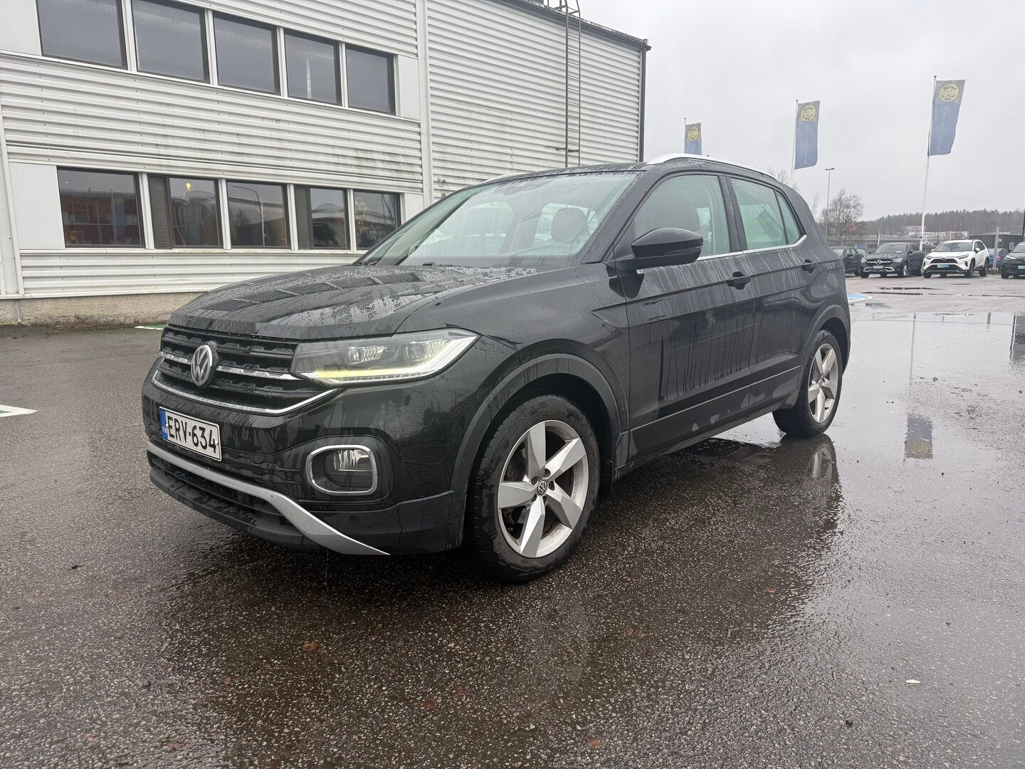 Volkswagen T-Cross 2020 Sport 1,0 TSI 85 kW DSG-automaatti - 2.OM Suomiauto | Adapt.vakkari | Digimittaristo | Vetokoukku |  LED | Lohkolämmitin | Vähän ajettu | Jakopää tehty! - KORKO VAIN 3,99 %