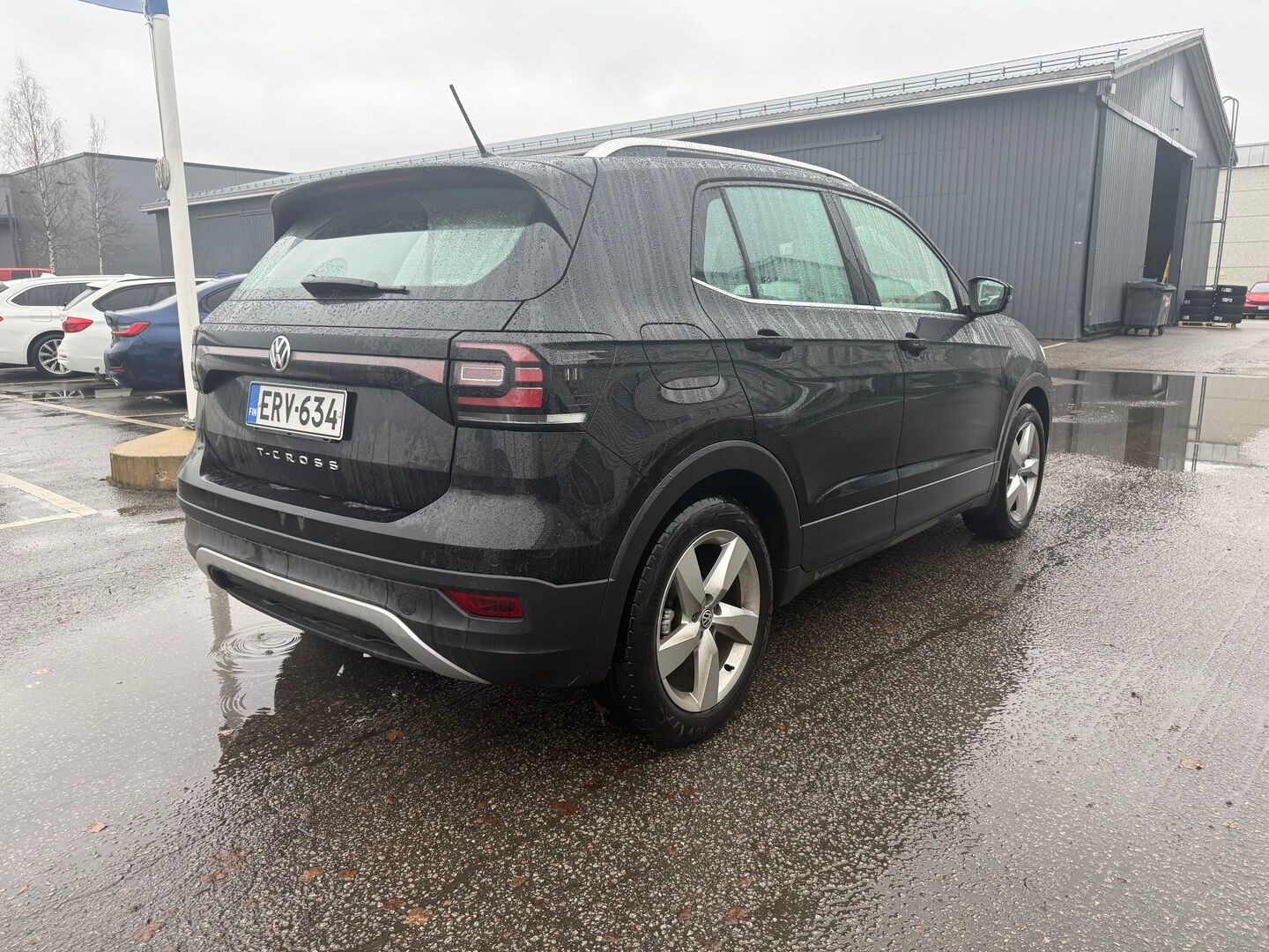 Volkswagen T-Cross 2020 Sport 1,0 TSI 85 kW DSG-automaatti - 2.OM Suomiauto | Adapt.vakkari | Digimittaristo | Vetokoukku |  LED | Lohkolämmitin | Vähän ajettu | Jakopää tehty! - KORKO VAIN 3,99 %