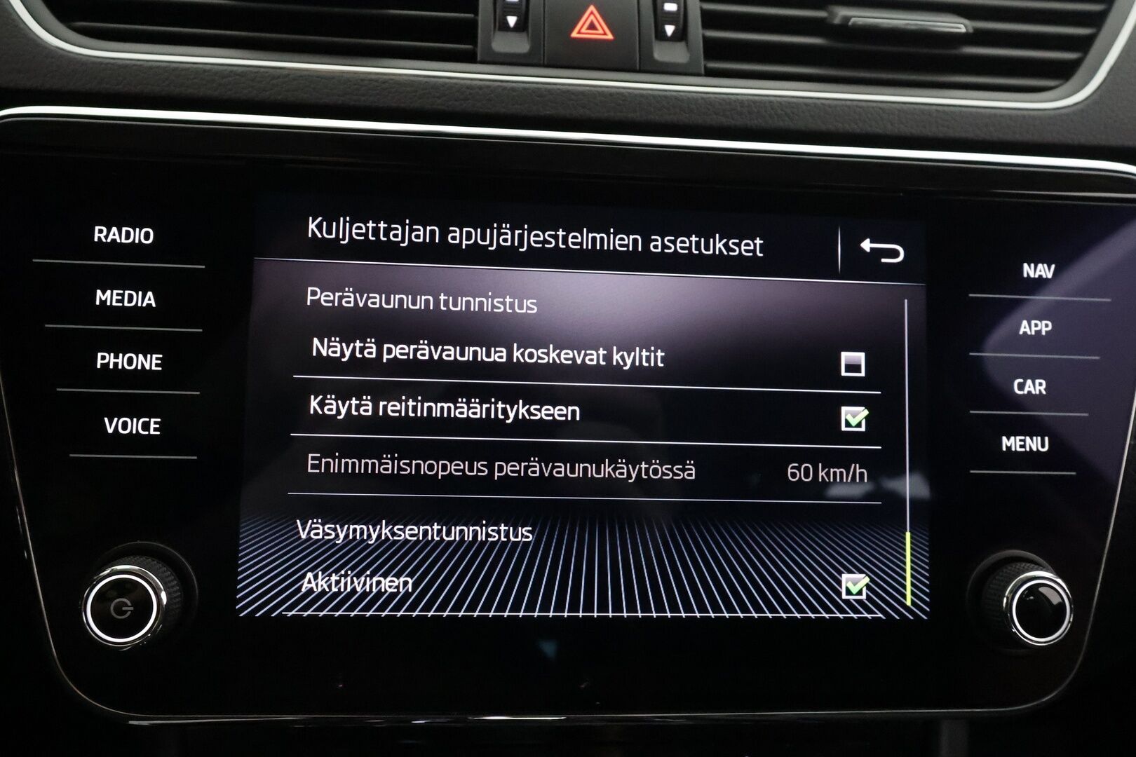Skoda Superb 2020 Combi 2,0 TDI 150 Style DSG Autom. - | ACC | Koukku | Webasto | LED | Canton | Muistipenkki | Ratinlämmitys | P.Kamera | Keyless | Suomi-auto | Kahdet Renkaat |