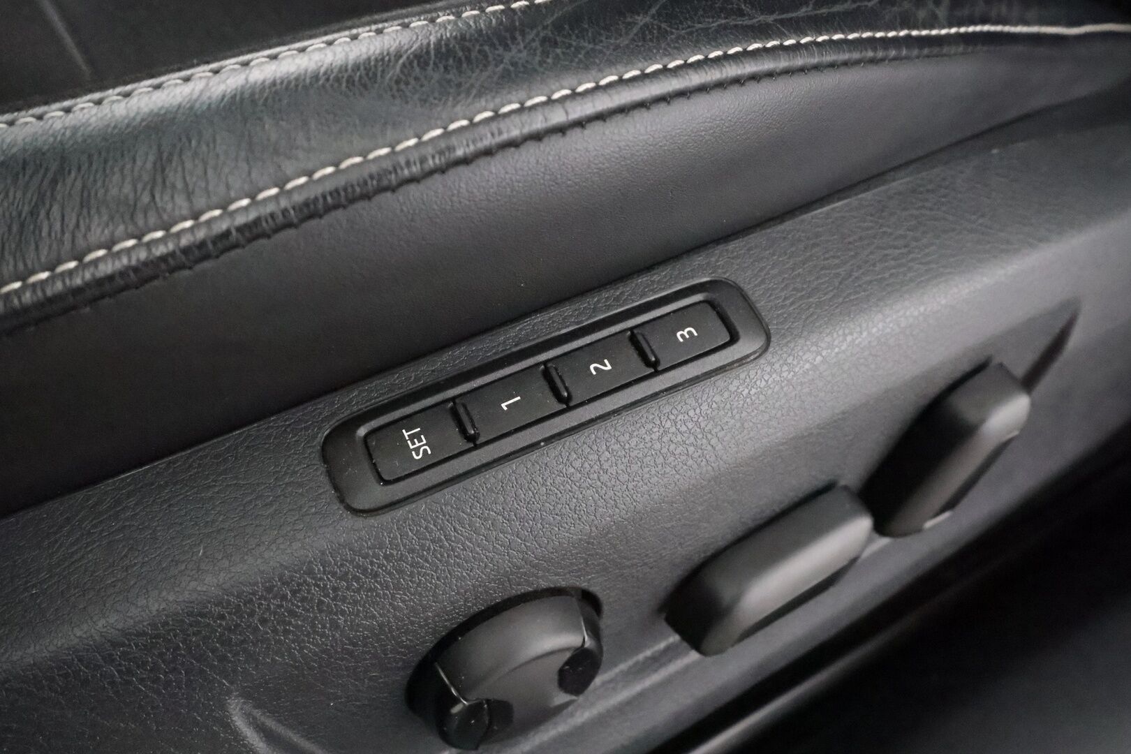 Skoda Superb 2020 Combi 2,0 TDI 150 Style DSG Autom. - | ACC | Koukku | Webasto | LED | Canton | Muistipenkki | Ratinlämmitys | P.Kamera | Keyless | Suomi-auto | Kahdet Renkaat |