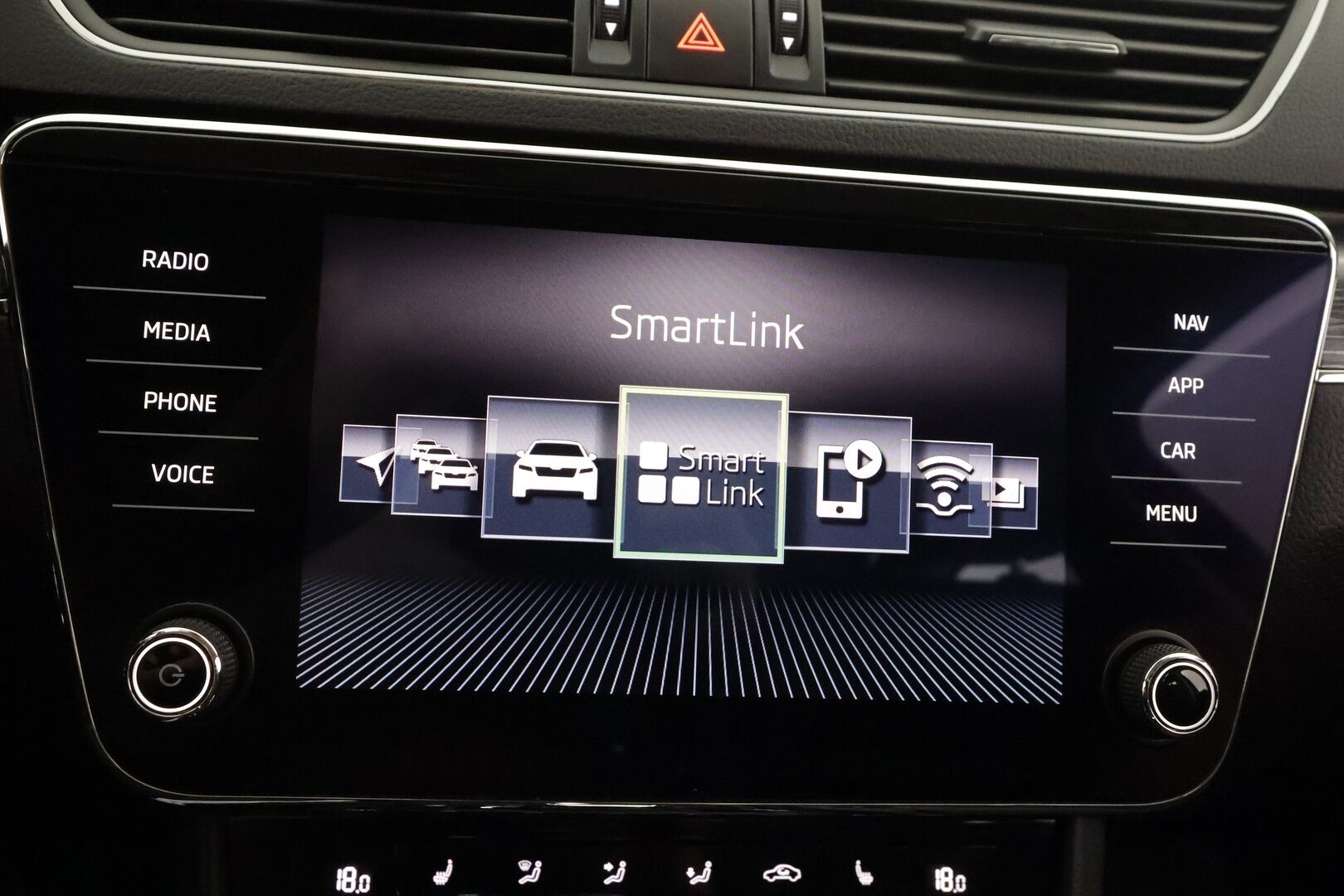 Skoda Superb 2020 Combi 2,0 TDI 150 Style DSG Autom. - | ACC | Koukku | Webasto | LED | Canton | Muistipenkki | Ratinlämmitys | P.Kamera | Keyless | Suomi-auto | Kahdet Renkaat |