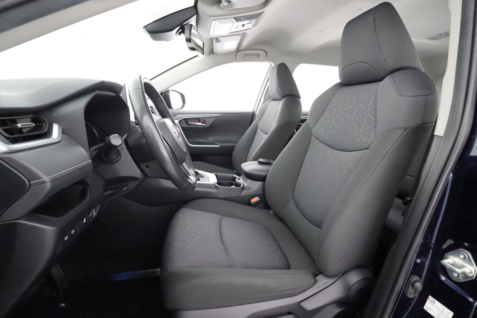 Toyota RAV4 2020 2,5 Hybrid Active Edition * ACC / LED / P.Kamera / Sisätilanlämmitin / Kaistavahti / Navi / Keyless * - Suomi-auto / Kahdet renkaat aluvanteilla / Merkkihuollot - HULLUT AVAJAISHULINAT KORKOTARJOUS 3,29 %