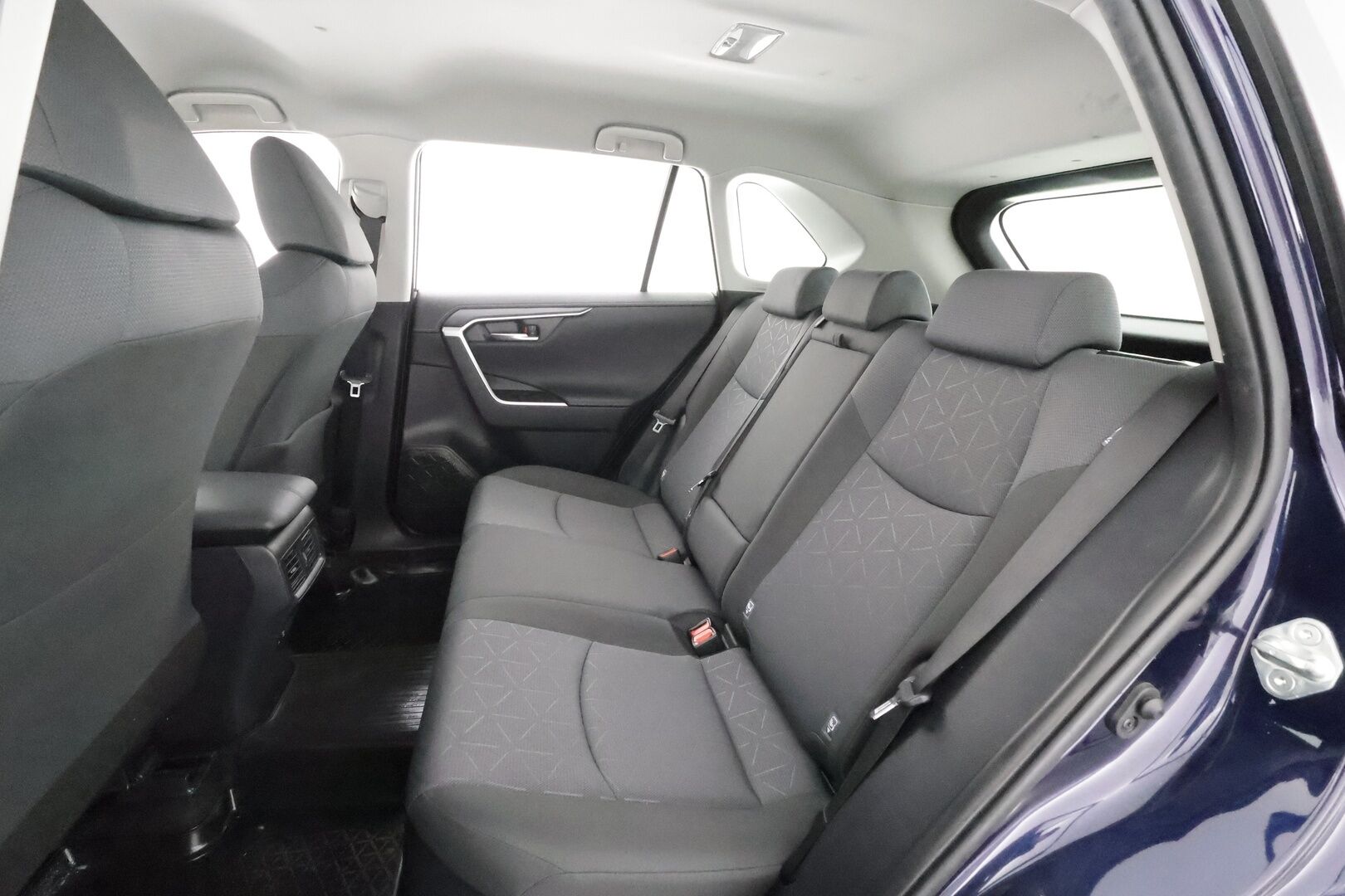 Toyota RAV4 2020 2,5 Hybrid Active Edition * ACC / LED / P.Kamera / Sisätilanlämmitin / Kaistavahti / Navi / Keyless * - Suomi-auto / Kahdet renkaat aluvanteilla / Merkkihuollot - HULLUT AVAJAISHULINAT KORKOTARJOUS 3,29 %