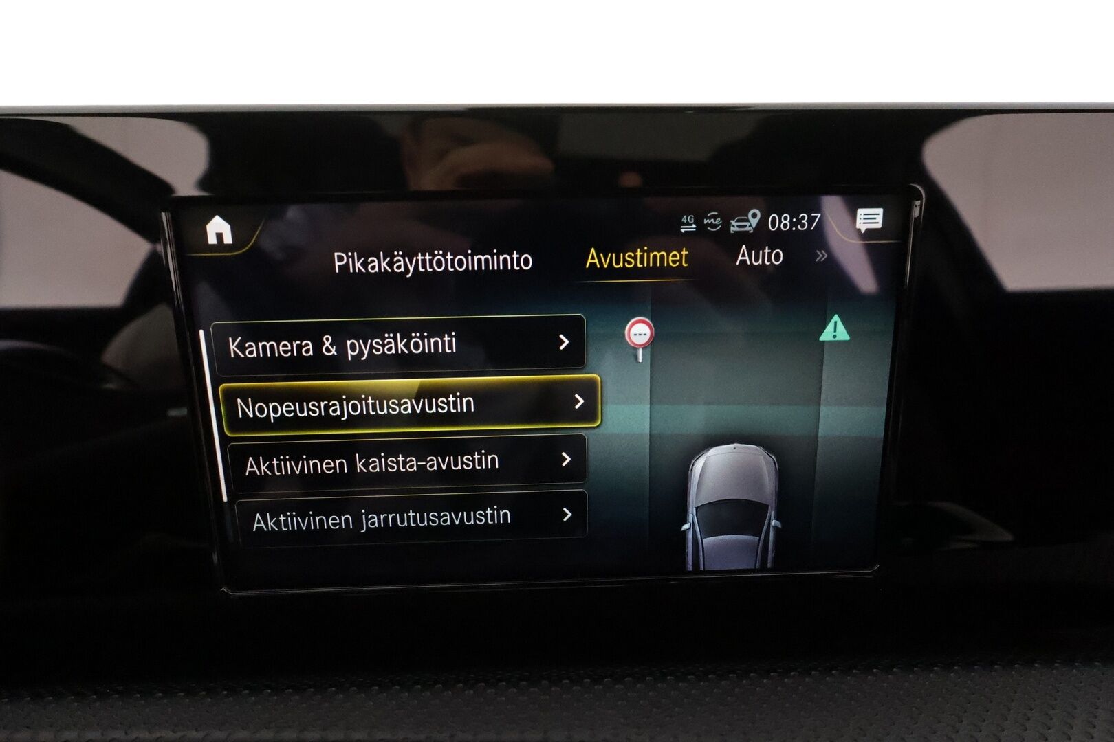 Mercedes-Benz A 2019 180 A ** Lasikattoluukku / P.Kamera / LED-High Performance / Sporttipenkit / Kaistavahti / Vakkari / Aut.Ilmastointi ** - 2x Renkaat
