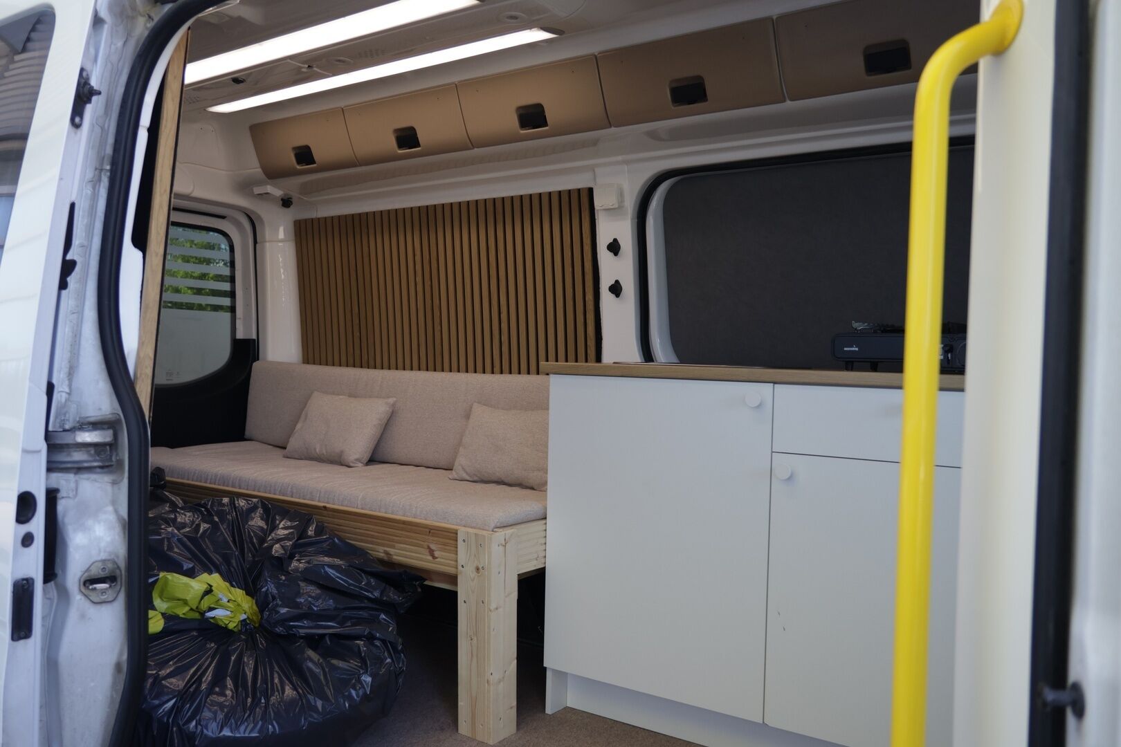 Mercedes-Benz Sprinter 2020 319CDI RWD-3,5/37 KB keskipitkä A2 A *Matkailuautoksi rakennettu, Pienet verot!* - |Webasto | Vakkari | Hyvällä historialla | Matkailuautoksi rakennettu, Pienet verot!