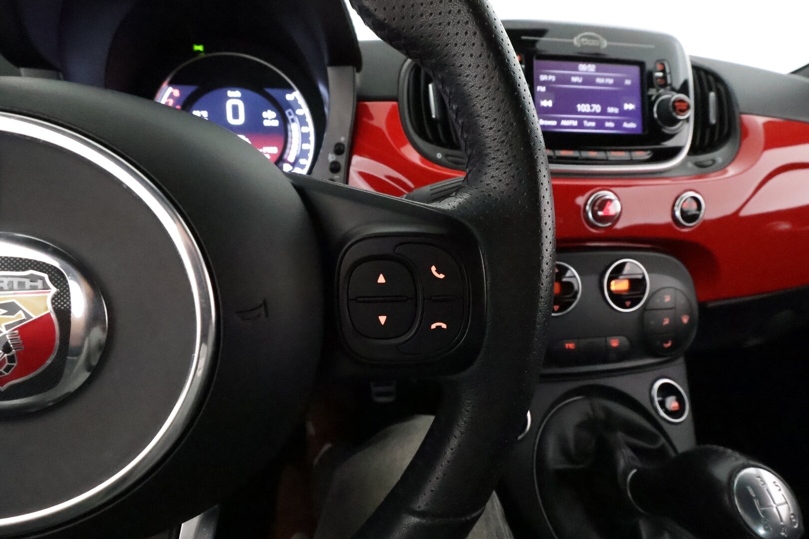 Fiat-Abarth 500 2019 595 1.4 T-JET **Facelift / Sport-alusta / Sporttipenkit / Bluetooth / Lohkolämmitin**