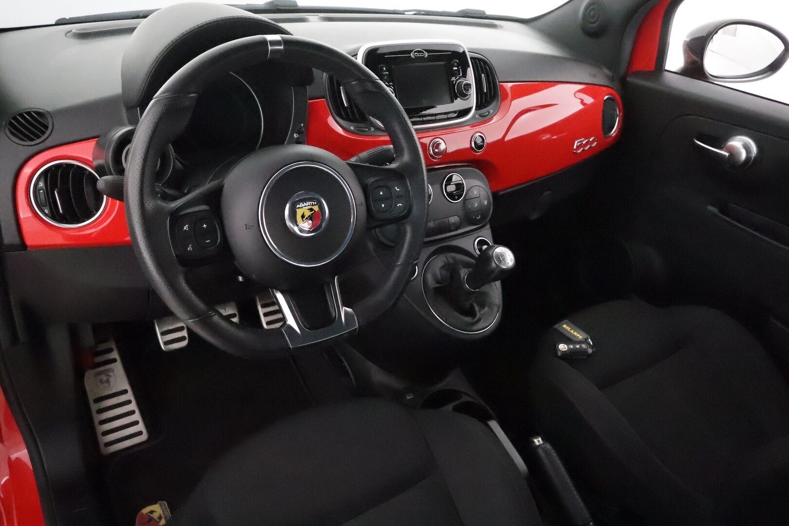 Fiat-Abarth 500 2019 595 1.4 T-JET **Facelift / Sport-alusta / Sporttipenkit / Bluetooth / Lohkolämmitin**