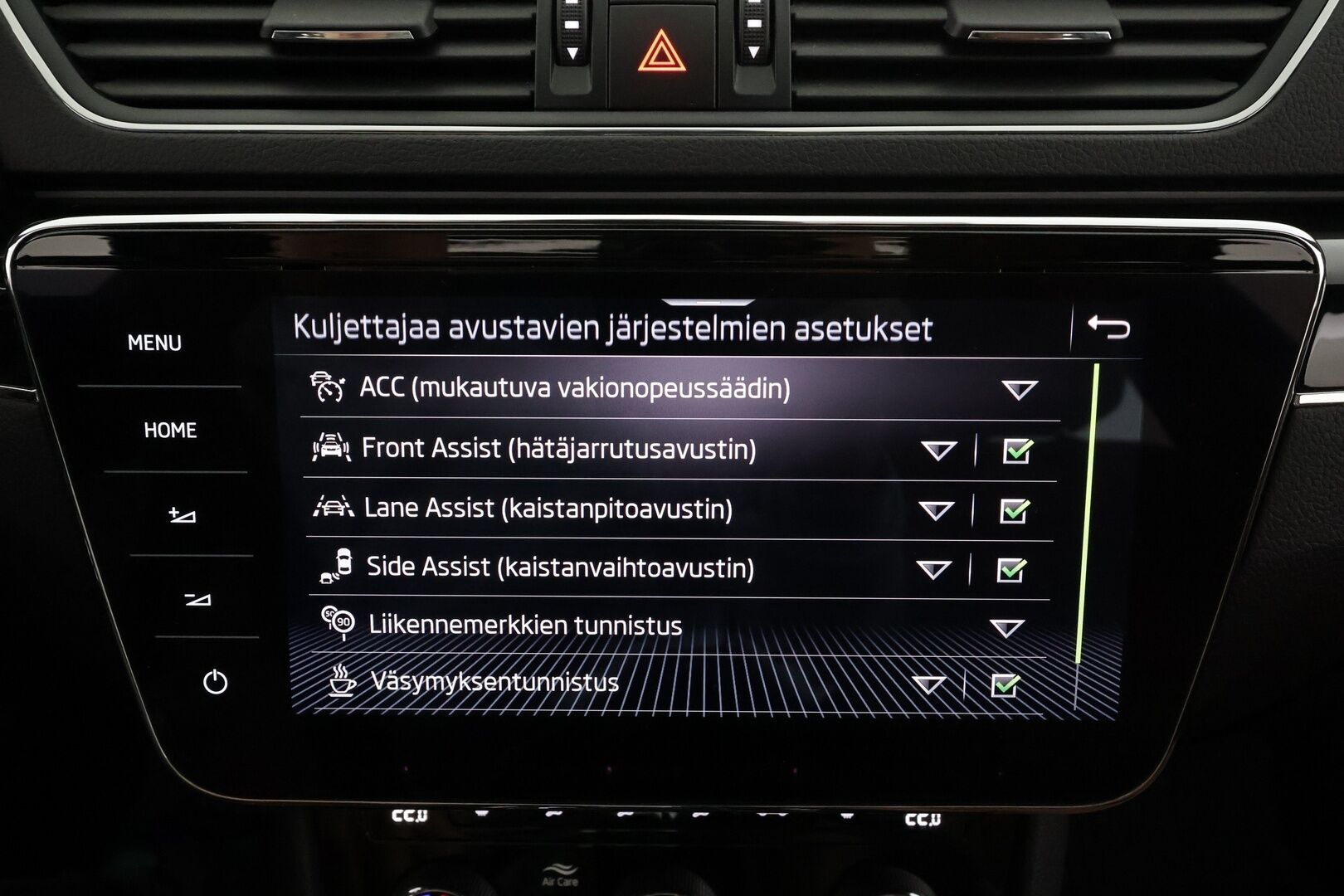 Skoda Superb 2022 Skoda superb combi 1.4 TSI PHEV L&K iV DSG. * Panorama / Canton / ACC / Matrix-LED / 360 kamera / Muistipenkki / Navi * - 1.om Suomi-auto / Kahdet renkaat / koti & kauppalaturi - HULLUT JOULUT KORKOTARJOUS 2,49% 