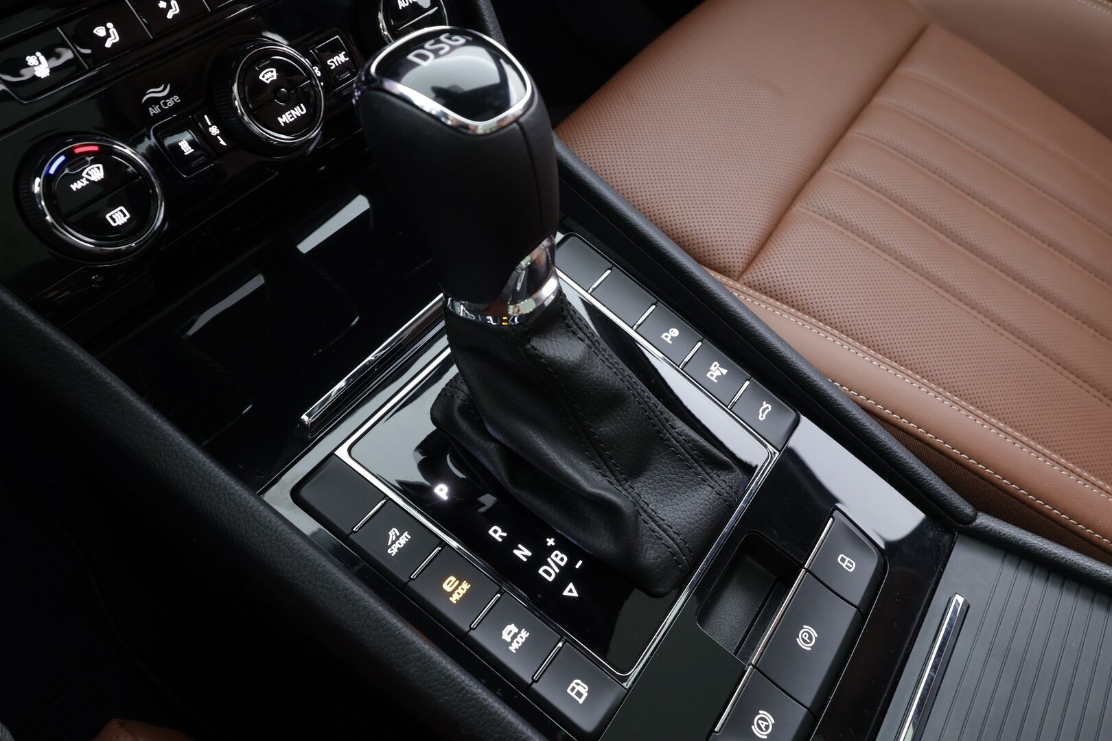 Skoda Superb 2022 Skoda superb combi 1.4 TSI PHEV L&K iV DSG. * Panorama / Canton / ACC / Matrix-LED / 360 kamera / Muistipenkki / Navi * - 1.om Suomi-auto / Kahdet renkaat / koti & kauppalaturi - HULLUT JOULUT KORKOTARJOUS 2,49% 