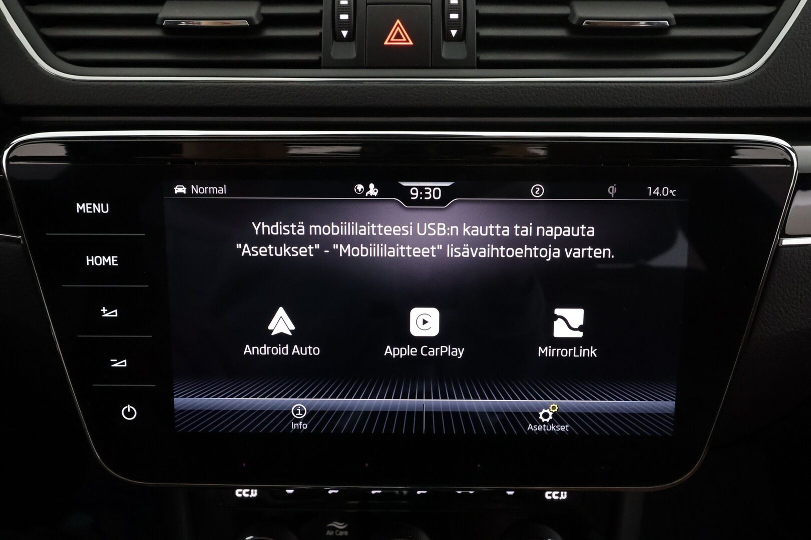 Skoda Superb 2022 Skoda superb combi 1.4 TSI PHEV L&K iV DSG. * Panorama / Canton / ACC / Matrix-LED / 360 kamera / Muistipenkki / Navi * - 1.om Suomi-auto / Kahdet renkaat / koti & kauppalaturi - HULLUT JOULUT KORKOTARJOUS 2,49% 