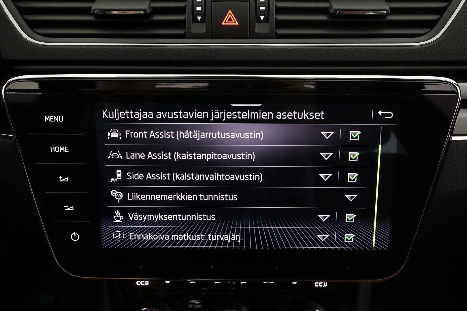 Skoda Superb 2022 Skoda superb combi 1.4 TSI PHEV L&K iV DSG. * Panorama / Canton / ACC / Matrix-LED / 360 kamera / Muistipenkki / Navi * - 1.om Suomi-auto / Kahdet renkaat / koti & kauppalaturi - HULLUT JOULUT KORKOTARJOUS 2,49% 