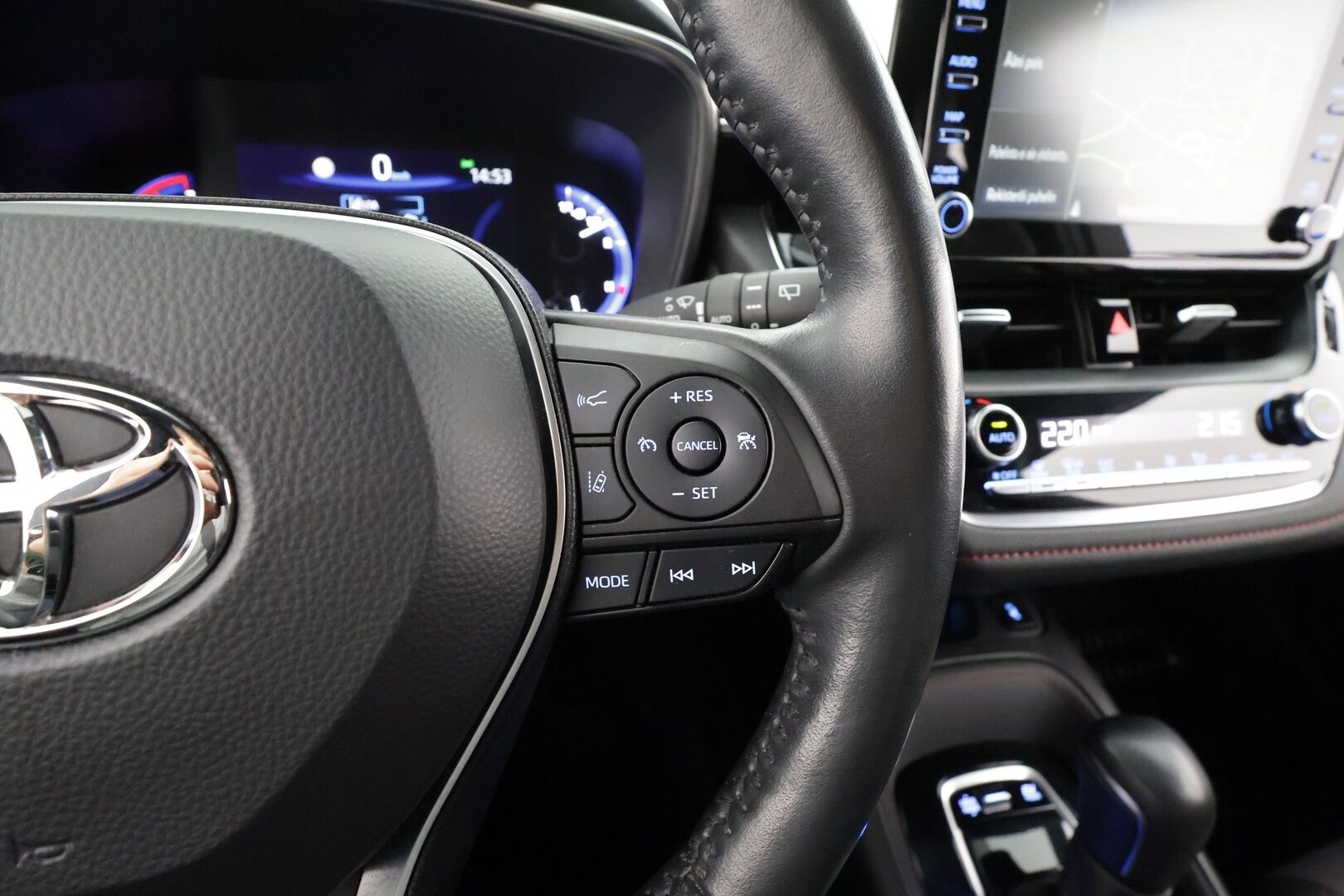 Toyota Corolla 2022 Touring Sports 1,8 Hybrid Style * ACC / P.kamera / LED / Navi / Lohkolämmitin / KeylessGo / Sähköluukku / Puolinahat * - Suomi-auto / Kahdet renkaat aluvanteilla / Merkkihuollettu - HULLUT BLACKWEEK JATKOT - KORKOTARJOUS 2,49%