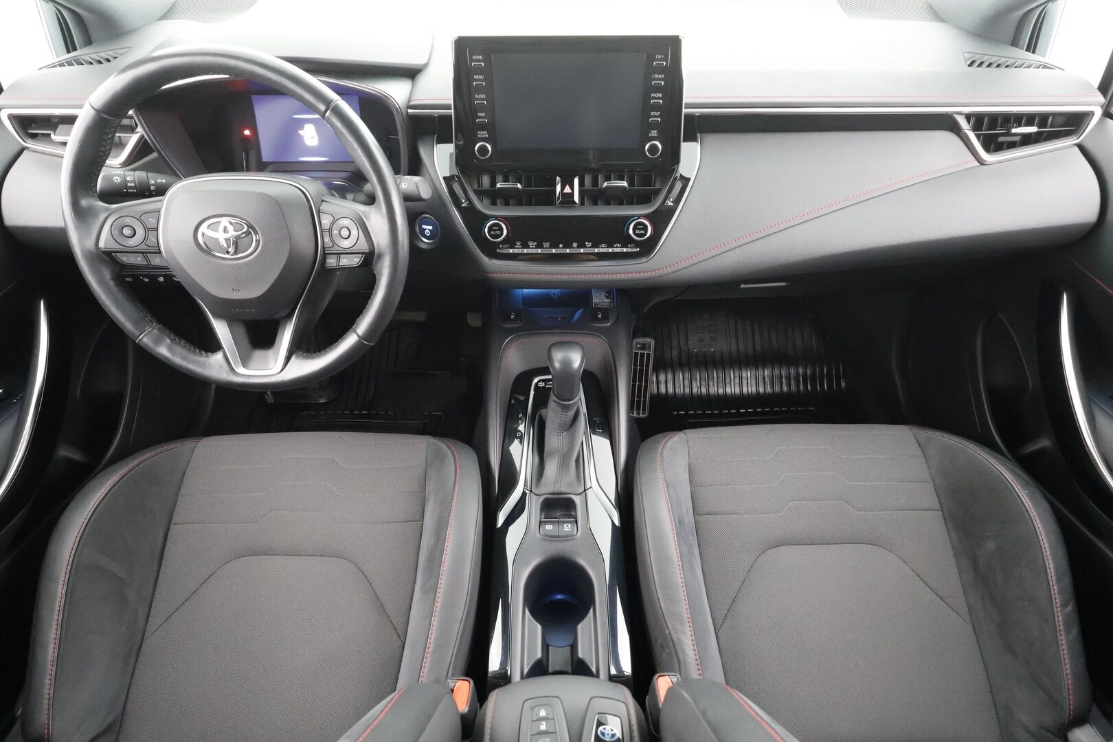 Toyota Corolla 2022 Touring Sports 1,8 Hybrid Style * ACC / P.kamera / LED / Navi / Lohkolämmitin / KeylessGo / Sähköluukku / Puolinahat * - Suomi-auto / Kahdet renkaat aluvanteilla / Merkkihuollettu