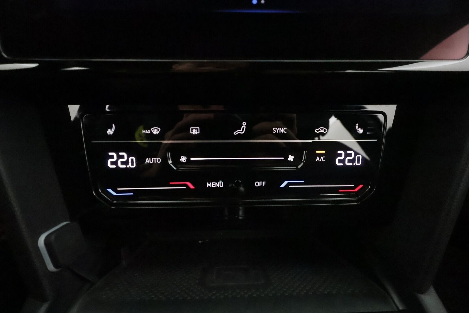 Volkswagen Passat 2021 Variant GTE Plug-In Hybrid 160 kW DSG-automaatti - Webasto / Adapt.Vakkari / Hieronta / Peruutuskamera / Digimittari / Nahka-Alcantara / Vetokoukku / Matrix LED / Ratinlämmitys!