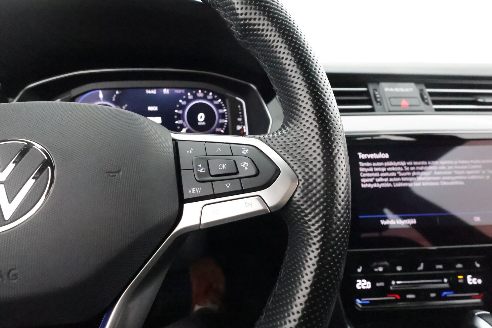 Volkswagen Passat 2021 Variant GTE Plug-In Hybrid 160 kW DSG-automaatti - Webasto / Adapt.Vakkari / Hieronta / Peruutuskamera / Digimittari / Nahka-Alcantara / Vetokoukku / Matrix LED / Ratinlämmitys!
